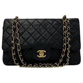 Chanel-Chanel Medium Classic lined Flap Bag  Leather Crossbody Bag in Good condition-Black