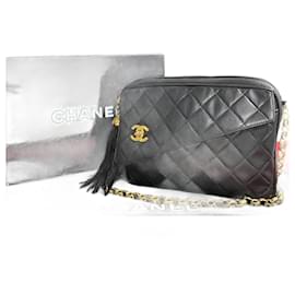 Chanel-Sac à bandoulière Chanel CC Matelassé en cuir en très bon état-Noir