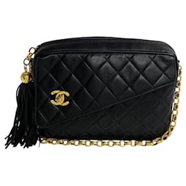 Chanel-Sac à bandoulière Chanel CC Matelassé en cuir en très bon état-Noir