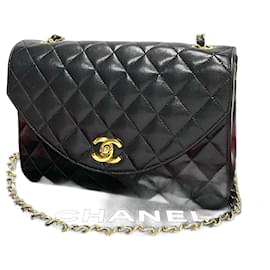 Chanel-Chanel CC Matelasse Flap Bag  Leather Crossbody Bag in Good condition-Black