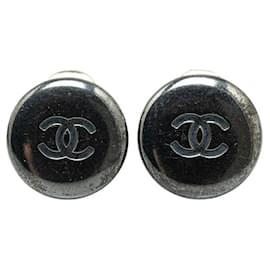 Chanel-Boucles d'oreilles clip en argent Chanel CC Boucles d'oreilles en métal en bon état-Gris