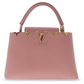 Louis Vuitton-Louis Vuitton Couronne de fleurs ornée de taurillon rose Capucines PM-Rose