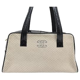 Chanel-CHANEL BOWLING HANDBAG CC LOGO PATENT LEATHER AND QUILTED CANVAS HANDBAG-Other