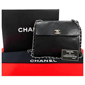 Chanel-Chanel Matelasse Agneau 26cm Sac à bandoulière en chaîne Sac à bandoulière en cuir 59289 In excellent condition-Noir
