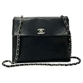 Chanel-Sac à épaule en cuir d'agneau matelassé Chanel 26 cm avec chaîne 59289 en très bon état-Noir