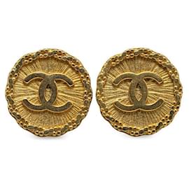 Chanel-Chanel CC Clip On Earrings Metal Earrings in Good condition-Golden