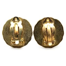 Chanel-Chanel CC Clip On Earrings Metal Earrings in Good condition-Golden