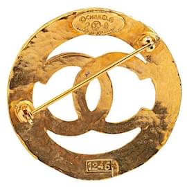 Chanel-Chanel CC Logo Brooch Metal Brooch in Excellent condition-Golden
