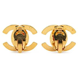 Chanel-Chanel CC Turnlock Clip On Earrings Metal Earrings in Good condition-Golden