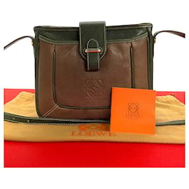 Loewe-Loewe Leather Anagram Crossbody Bag  Leather Crossbody Bag in Very Good Condition-Brown