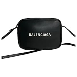 Balenciaga-Sac à bandoulière en cuir Balenciaga Everyday Camera Bag S 489812 en excellent état-Noir