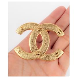 Chanel-Chanel brooch-Golden