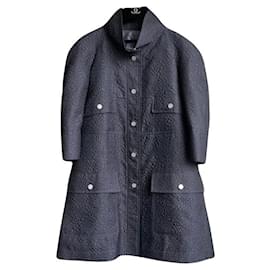 Chanel-Manteau noir emblématique de style cocon avec motif de camélias-Bleu Marine