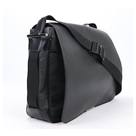 Louis Vuitton-Louis Vuitton Taiga Viktor Crossbody Bag in Ardoise M30142-Black