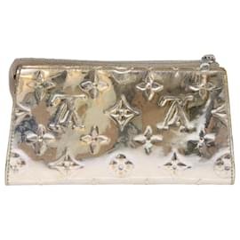 Louis Vuitton-LOUIS VUITTON Pochette Cosmétique Monogram Miroir Trousse Argent M95603 auth 76260-Argenté