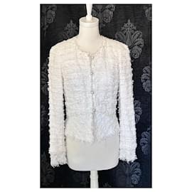 Chanel-Vestes-Blanc