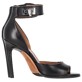 Givenchy-Givenchy Shark Tooth Ankle Strap Open Toe Sandals in Black Leather -Black