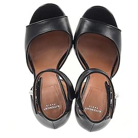 Givenchy-Givenchy Shark Tooth Ankle Strap Open Toe Sandals in Black Leather -Black