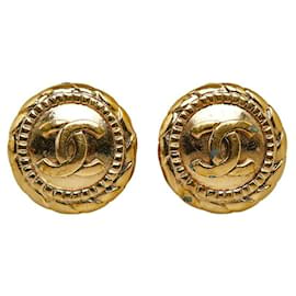 Chanel-Chanel CC Clip On Earrings Metal Earrings in Good condition-Golden