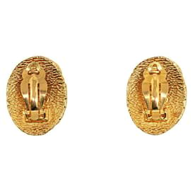 Chanel-Chanel CC Oval Clip On Earrings Metal Earrings in Excellent condition-Golden