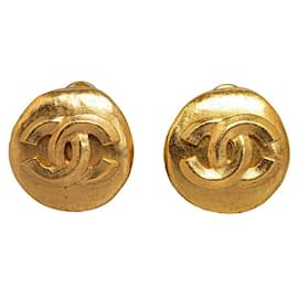 Chanel-Chanel CC Clip On Earrings Metal Earrings in Excellent condition-Golden