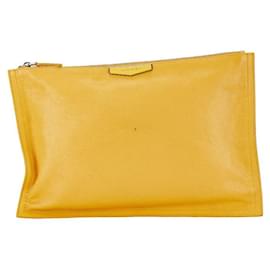 Givenchy-Givenchy Leather Clutch Bag Leather Clutch Bag TE0134 in Good condition-Yellow