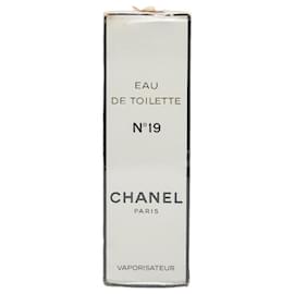 Chanel-Chanel Chanel No.19 Parfum Verre Autre en bon état-Vert