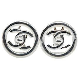 Chanel-Boucles d'oreilles Chanel CC Turnlock Clip On en métal en bon état-Argenté