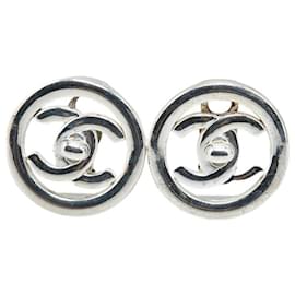 Chanel-Chanel CC Turnlock Clip On Earrings Metal Earrings in Good condition-Silvery
