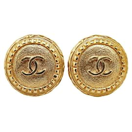 Chanel-Chanel CC Clip On Earrings Metal Earrings in Good condition-Golden