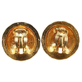 Chanel-Chanel CC Clip On Earrings Metal Earrings in Good condition-Golden