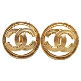 Chanel-Chanel CC Clip On Earrings Metal Earrings in Good condition-Golden