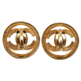 Chanel-Chanel CC Clip On Earrings Metal Earrings in Good condition-Golden