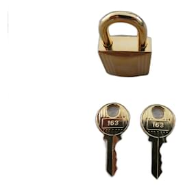 Hermès goldfarbener Stahlvorhängeschloss NEU für Kelly-, Birkin-, Victoria-Taschen Gold hardware