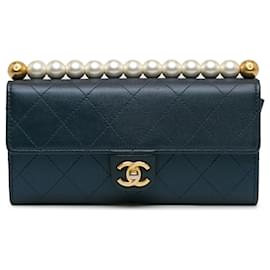 Chanel-Chanel Blue Goatskin Chic Pearls Clutch With Chain-Blue,Navy blue