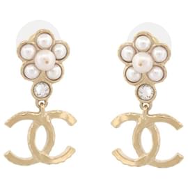 Chanel-NEUF BOUCLES D'OREILLES CHANEL PENDANTES LOGO CC PERLES ET STRASS EARRINGS-Doré