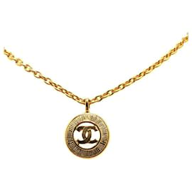Chanel-Collier médaillon CC de Chanel en métal en bon état-Doré