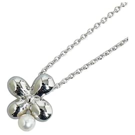 Tasaki-Tasaki Silver Flower Pearl Pendant Necklace Metal Necklace in Excellent condition-Silvery