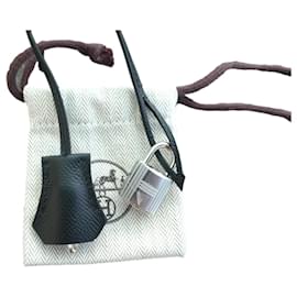campanella, linguetta e lucchetto Hermès in pelle nera per Kelly o Birkin Nero