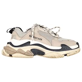 Balenciaga-Balenciaga Clear Sole Triple S Sneakers in Beige Polyester-Beige