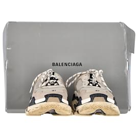 Balenciaga-Balenciaga Clear Sole Triple S Sneakers in Beige Polyester-Beige
