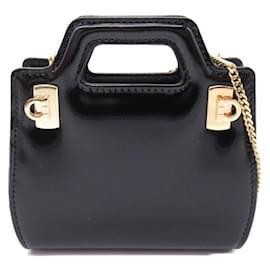 Salvatore Ferragamo-Bolsa de mão de couro Wanda Micro da Salvatore Ferragamo em ótimo estado-Preto