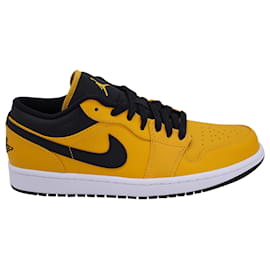 Nike- Air Jordan Men's 1 Low University Gold in Yellow and Black Leather -Yellow