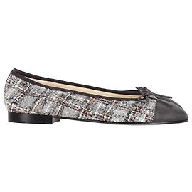 Ballerine Chanel CC con punta a cappello e fiocco in tweed grigio Marrone