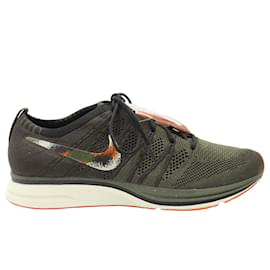 Nike-The Nike Flyknit Trainers in Olive Mesh-Green,Olive green