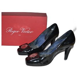 Roger Vivier Pumps aus schwarzem Lackleder Größe 38 IT Schwarz