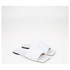 Bottega Veneta-Bottega Veneta White Padded Dream Flat Slides-White