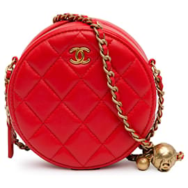 Chanel-Pochette ronde en cuir d'agneau matelassé rouge Chanel CC avec chaîne et perles-Rouge