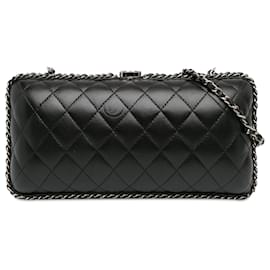 Chanel-Sac à bandoulière en cuir d'agneau matelassé noir Chanel avec chaîne autour-Noir