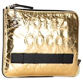 Chanel-Gold Chanel Metallic Lambskin Votez Coco Clutch-Golden